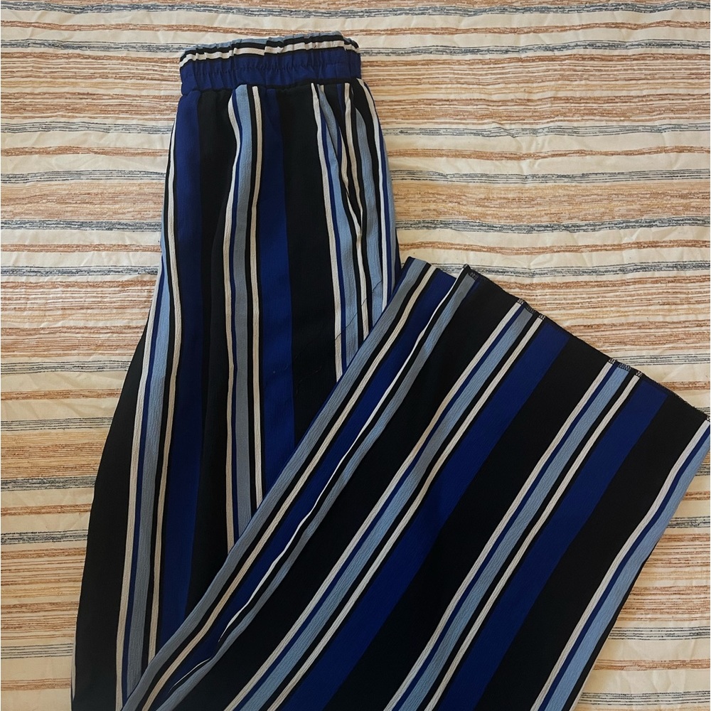 Small Forever 21 Black, Blue and white pin strip flowy pants